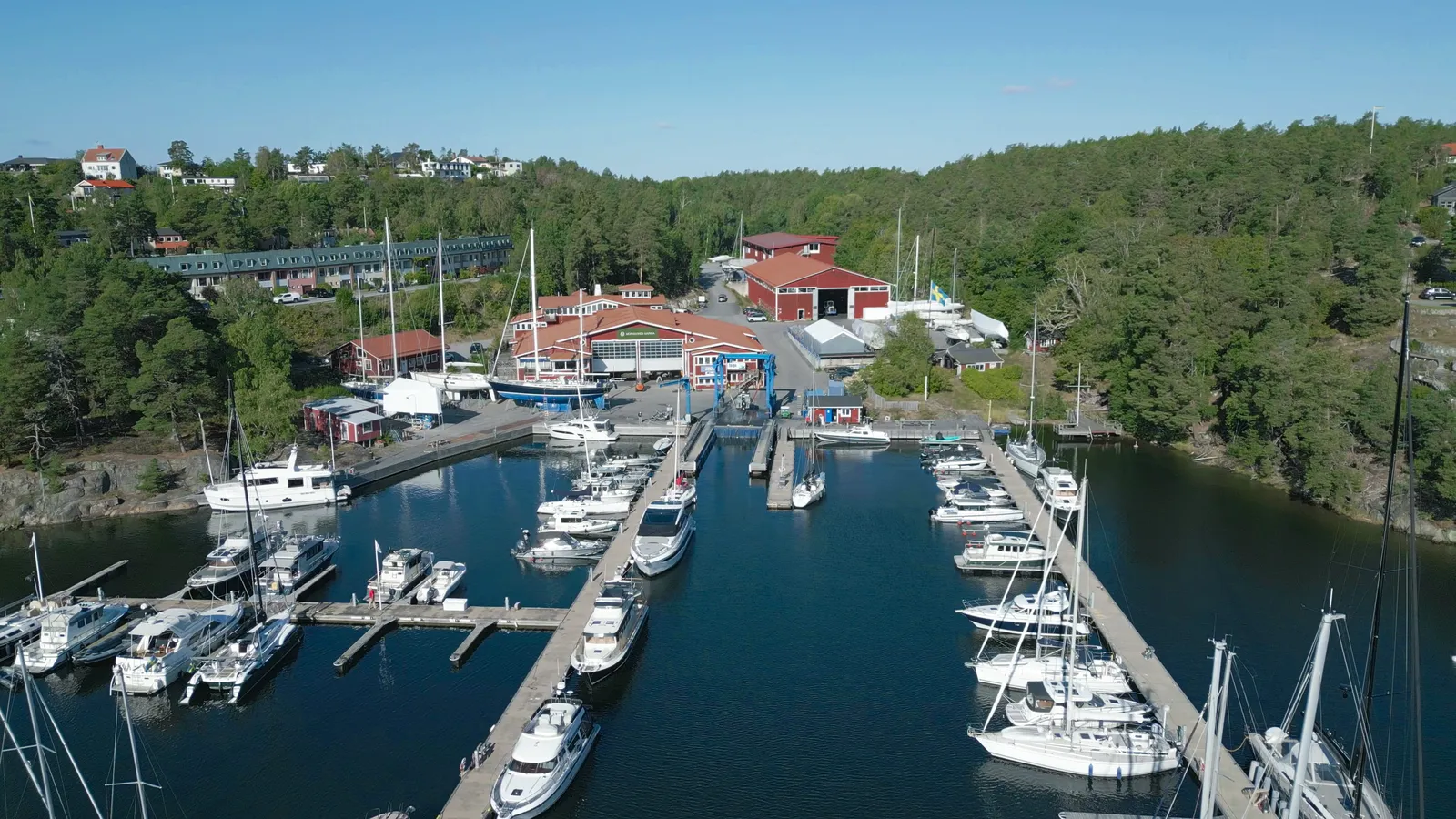 Moranviken Marina i Saltsjöbaden sedd från luften
